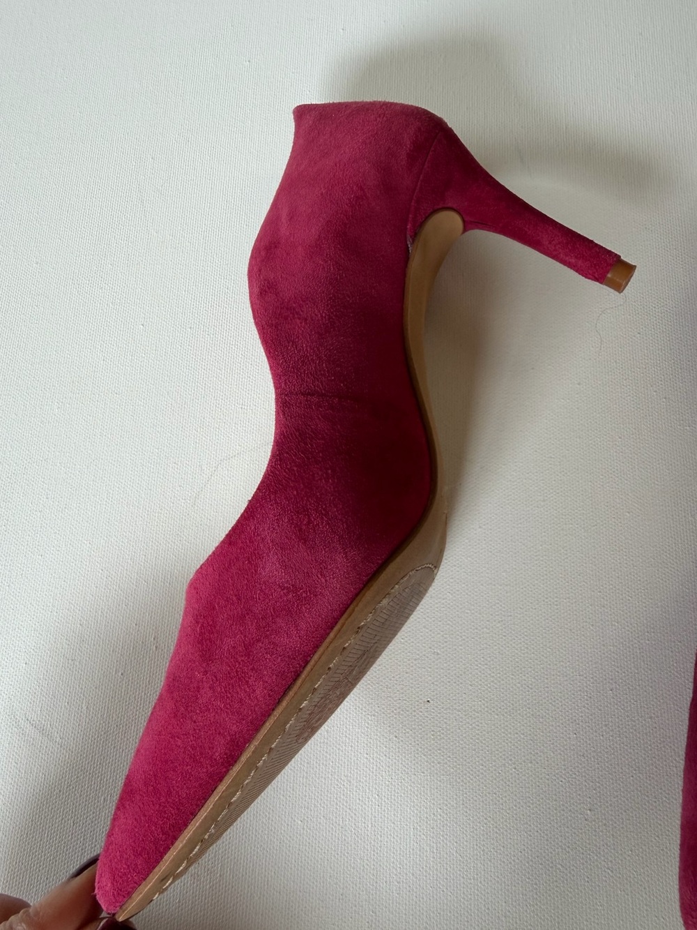 Vince Camuto Fuchsia Suede Pointed Toe Pumps Heels Size 7M - Picture 4 of 6